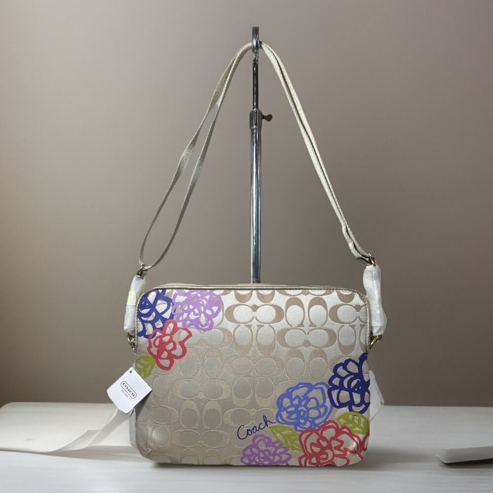 NEW Rare Coach Daisy Applique iPad / Tablet Crossbody Case # F63818